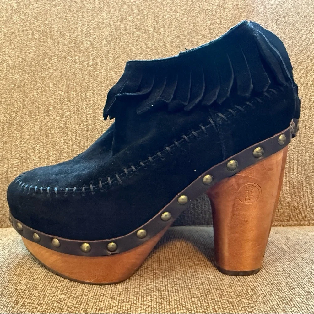 Flogg Leather Black Suede Platform Shoes with Fringe - Picture 4 of 7
